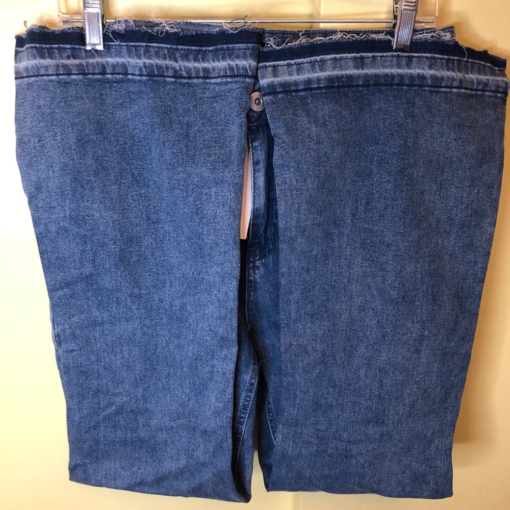 BloomChic light wash, boot cut, raw hem. Size 12 with tag - Picture 7 of 11